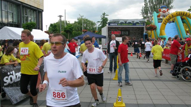 ../Images/BenefizlaufMerseburg2011 (17).jpg